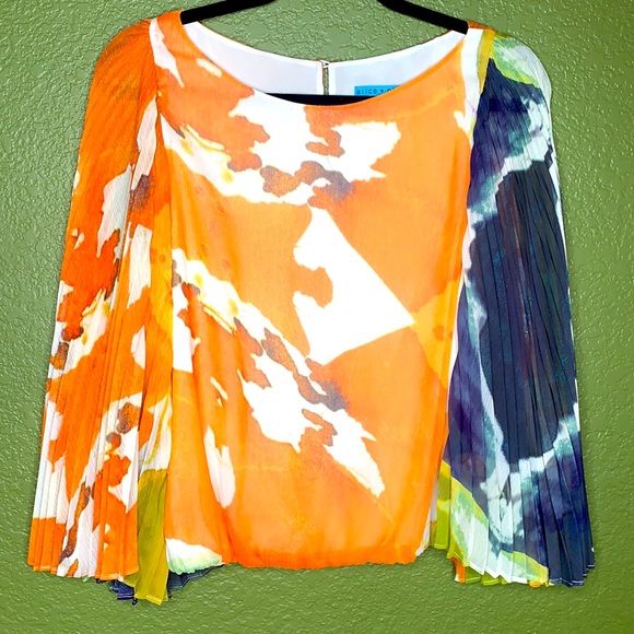 Alice + Olivia  wing sleeves blouse - Picture 4 of 8